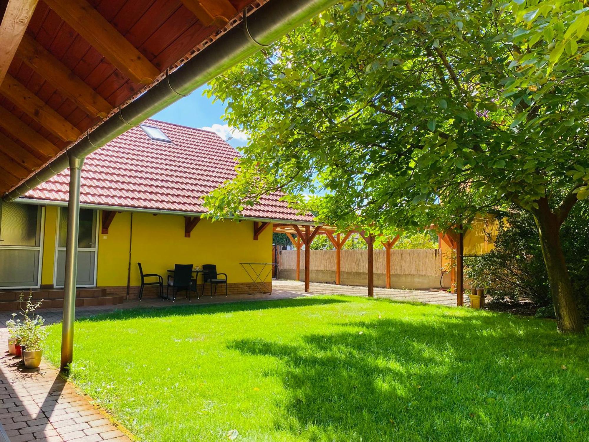 Borostyan Apartmanhaz Morahalom Exterior photo