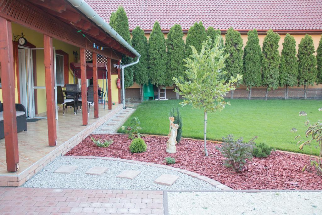 Borostyan Apartmanhaz Morahalom Exterior photo
